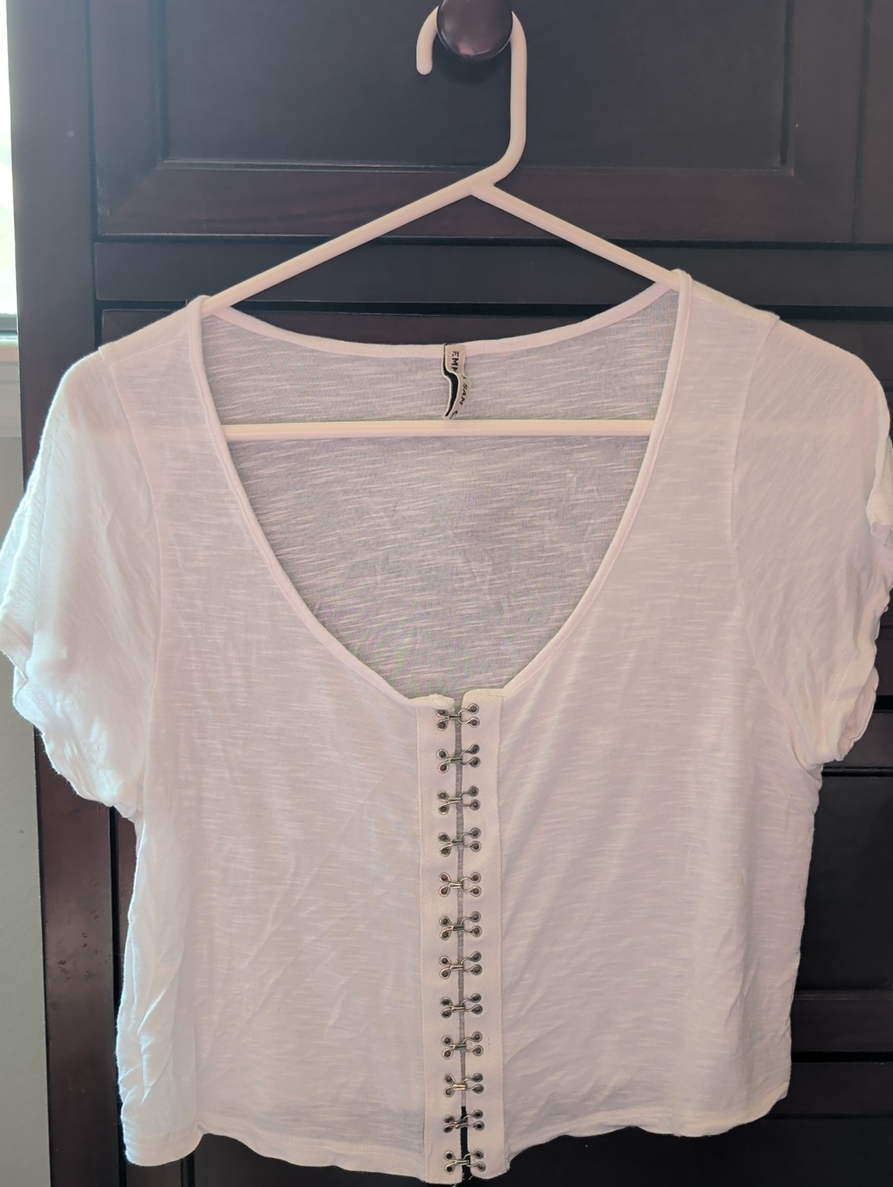 Emma & Sam White Cropped Lace-Up Front Short Sleeve Top